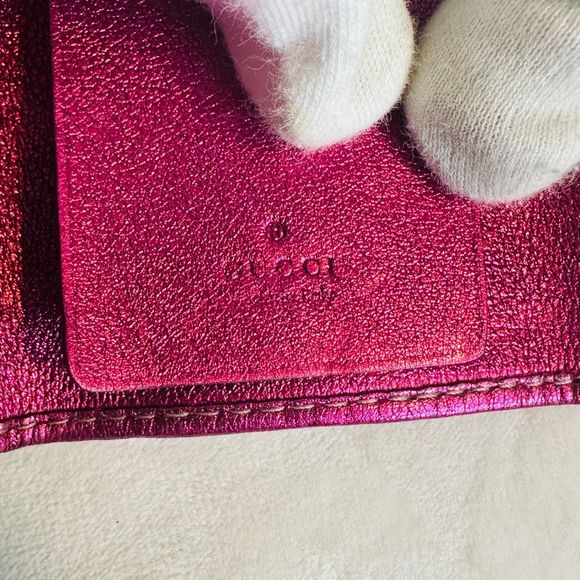 Gucci Beige/Metallic Magenta GG Canvas Key Pouch Wallet 6 Ring - Picture 10 of 11